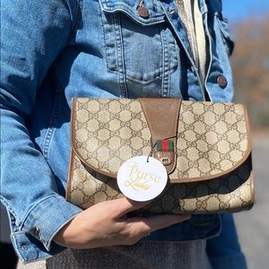 Vintage RARE Gucci brow  clutch final price $